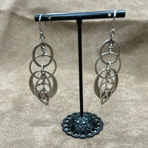 Silpada Sterling Silver Triple Circle with Leaf Earrings